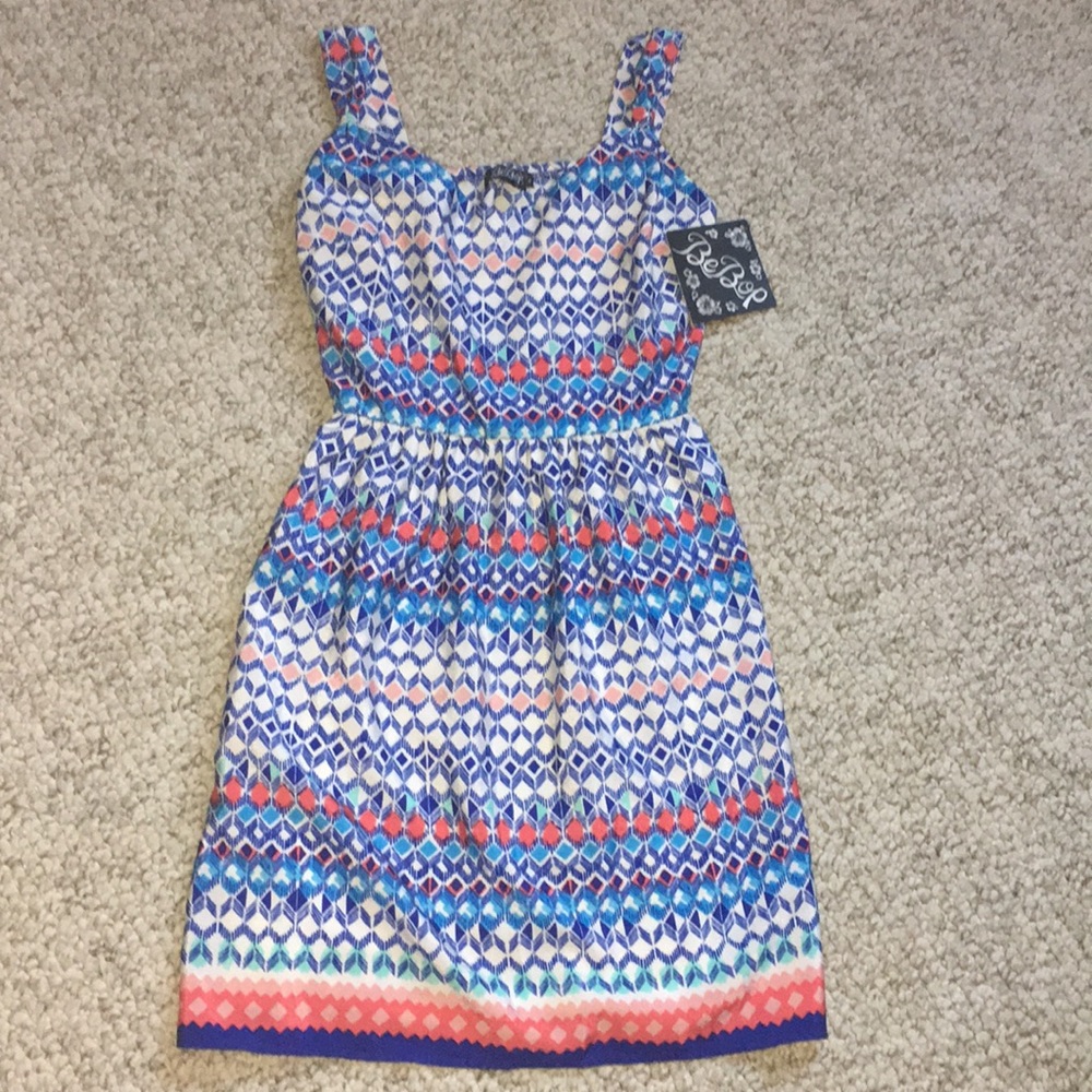 Classy v-neck summer dress